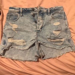 hollister mom short 3” size 7